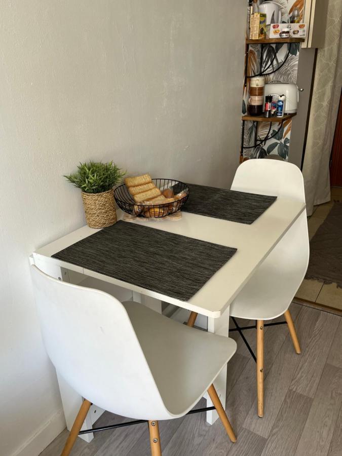 Au Coeur Du Centre De La Rochelle Au Calme Avec Stationnement Gratuit Apartment